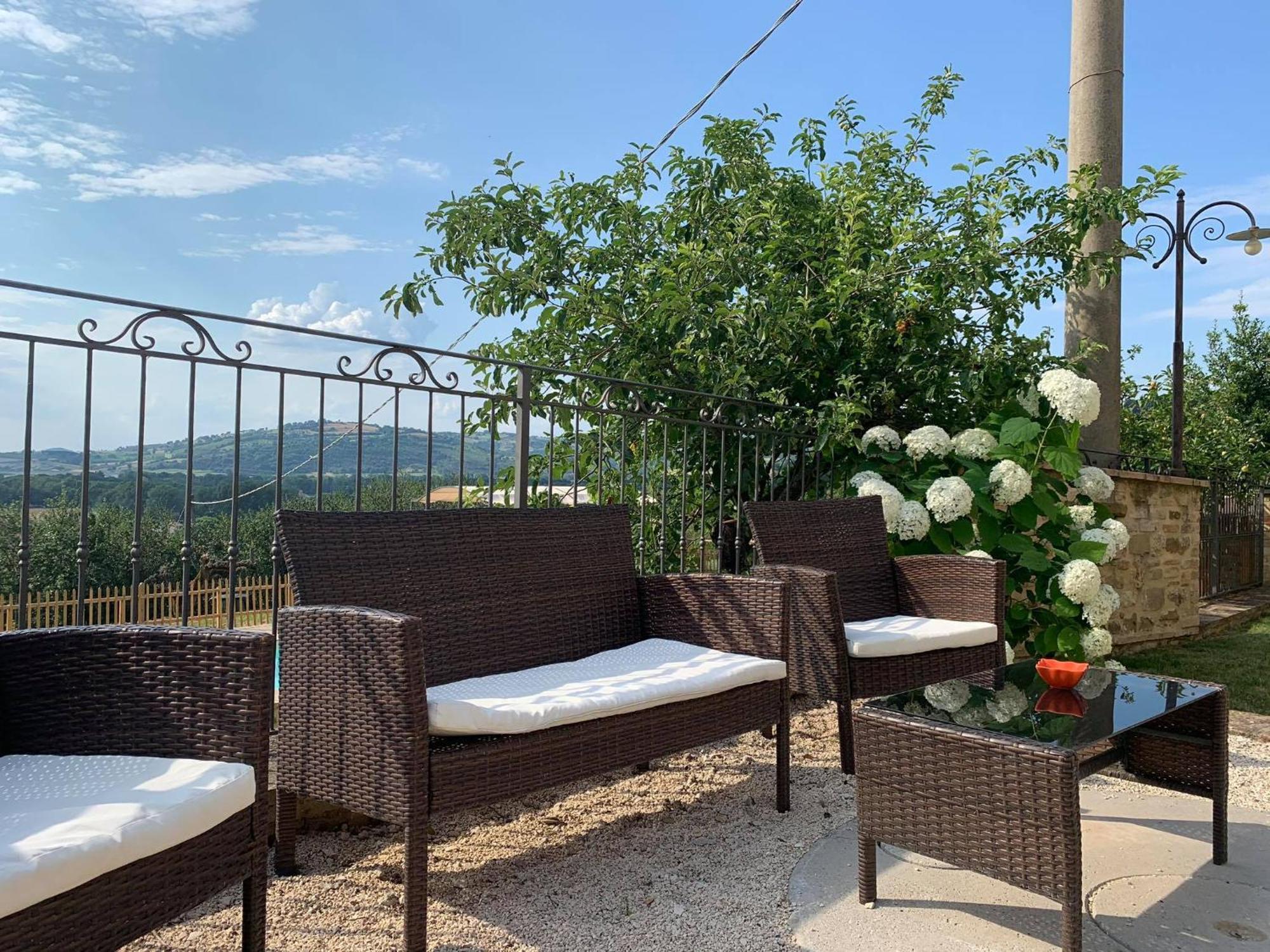 Agriturismo La Palazzetta Di أسيسي المظهر الخارجي الصورة